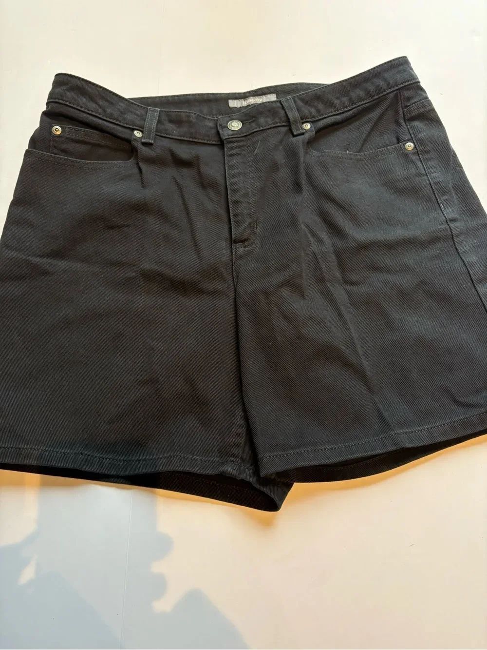 Liz Claiborne Women's Black High-Waist Cotton Shorts Size 12 Five pocket